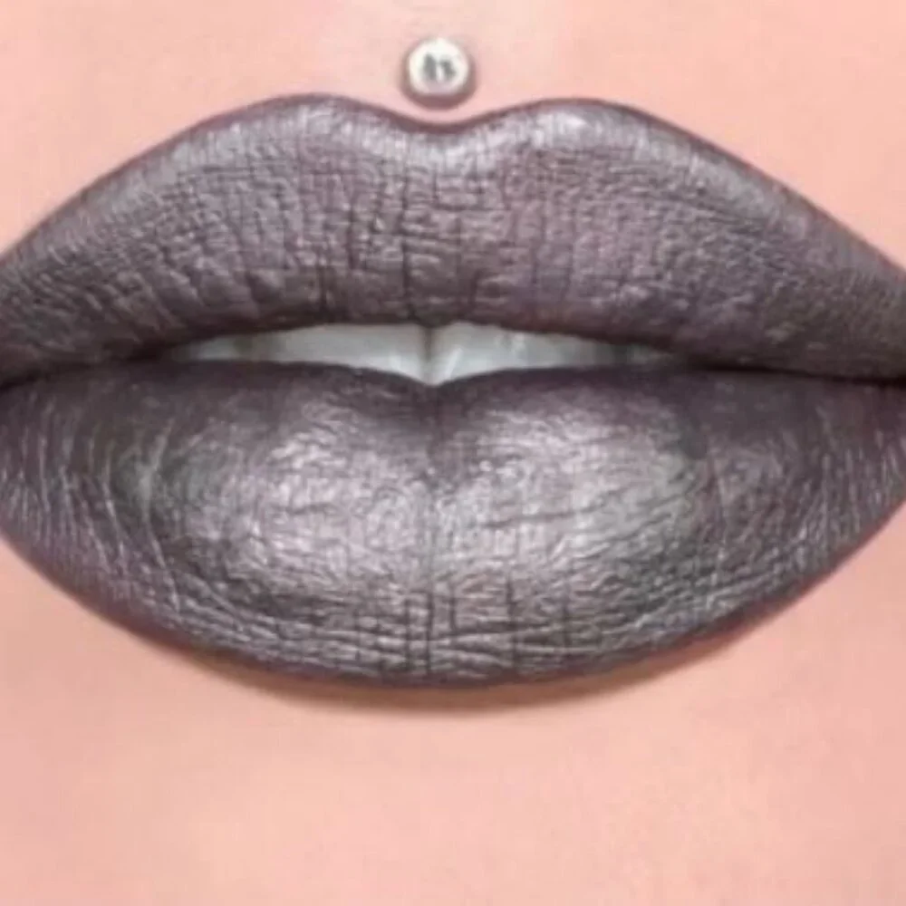 JEFFREE STAR Velour liquid lipstick- Restraints NIB